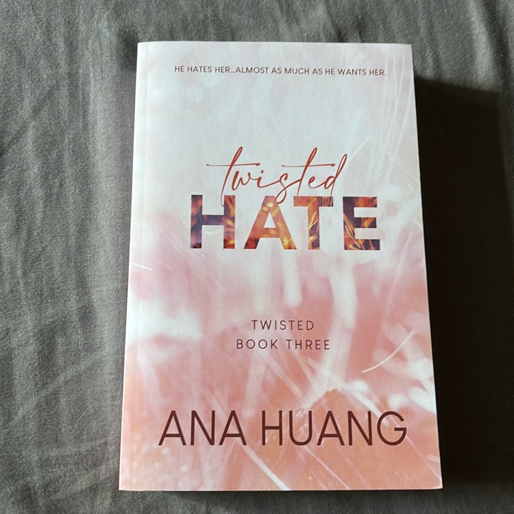 Twisted hate by Ana huang